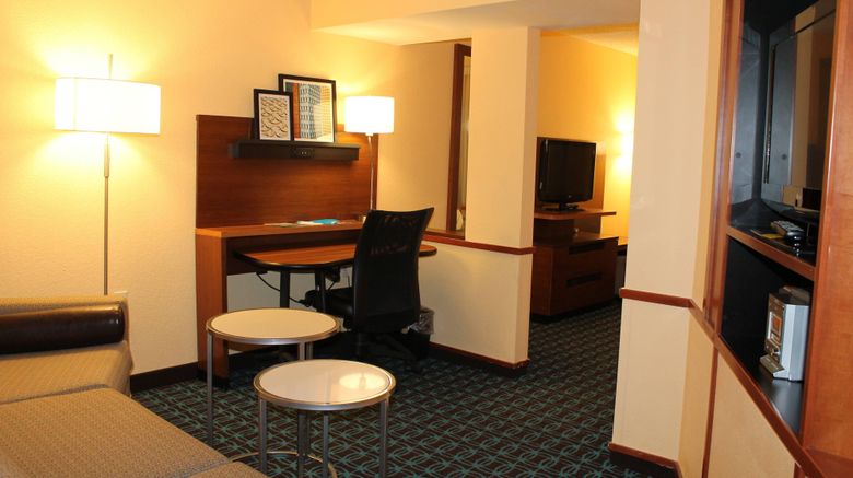 <b>Fairfield Inn & Suites Frankfort Room</b>. Images powered by <a href="https://www.leonardoworldwide.com/" title="Leonardo Worldwide" target="_blank">Leonardo</a>.