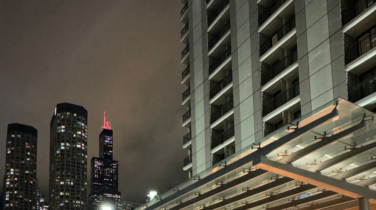 Crowne Plaza Chicago West Loop Exterior