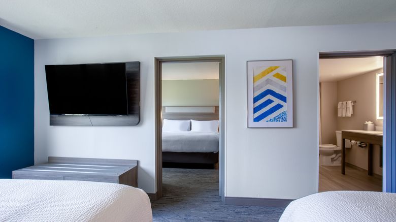 <b>Holiday Inn Express & Stes Bradenton E. Suite</b>. Images powered by <a href="https://www.leonardoworldwide.com/" title="Leonardo Worldwide" target="_blank">Leonardo</a>.