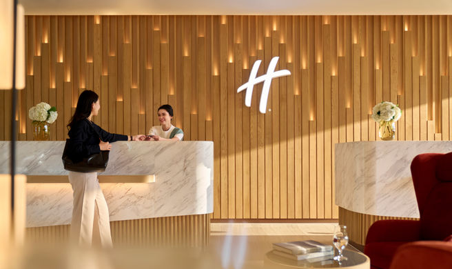 Holiday Inn & Suites Vientiane Exterior