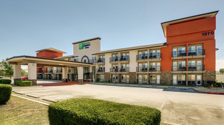 <b>Holiday Inn Express & Suites Branson 76 Exterior</b>. Images powered by <a href="https://www.leonardoworldwide.com/" title="Leonardo Worldwide" target="_blank">Leonardo</a>.