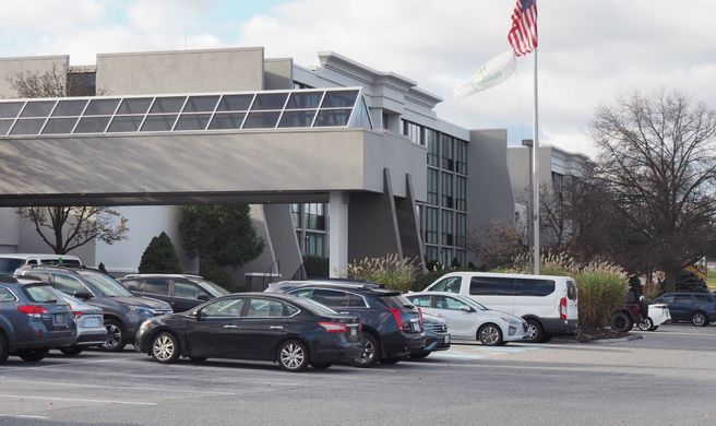 Holiday Inn Harrisburg-Hershey Hotel Exterior