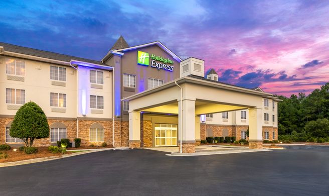 Holiday Inn Express Savannah Airport Exterior