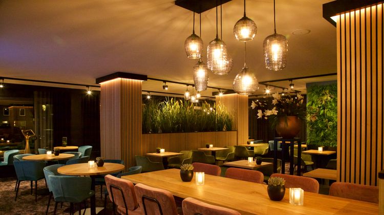 Arrows Hotel Restaurant