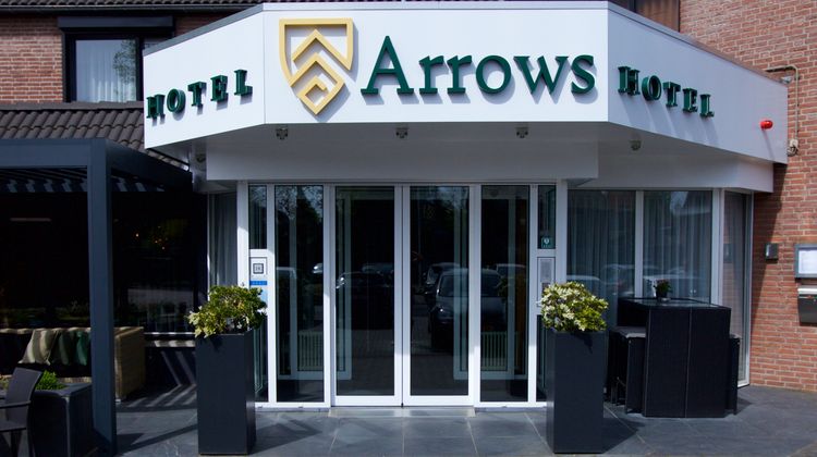 Arrows Hotel Exterior