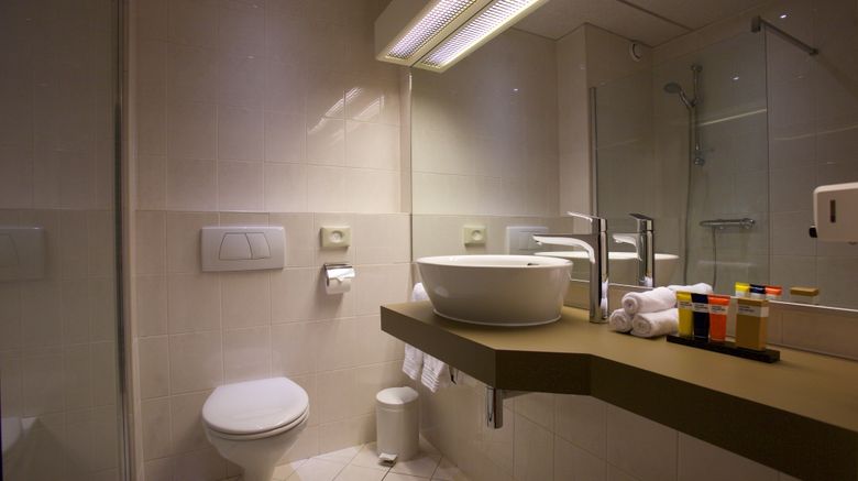 <b>Arrows Hotel Room</b>. Images powered by <a href="https://www.leonardoworldwide.com/" title="Leonardo Worldwide" target="_blank">Leonardo</a>.