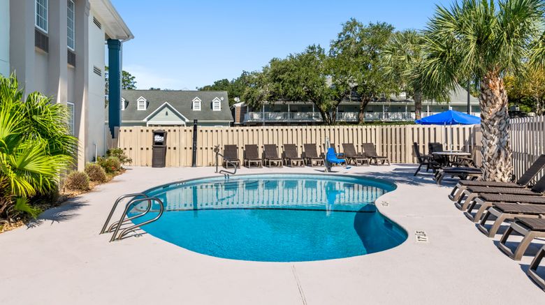 <b>Holiday Inn Express Pool</b>. Images powered by <a href="https://www.leonardoworldwide.com/" title="Leonardo Worldwide" target="_blank">Leonardo</a>.
