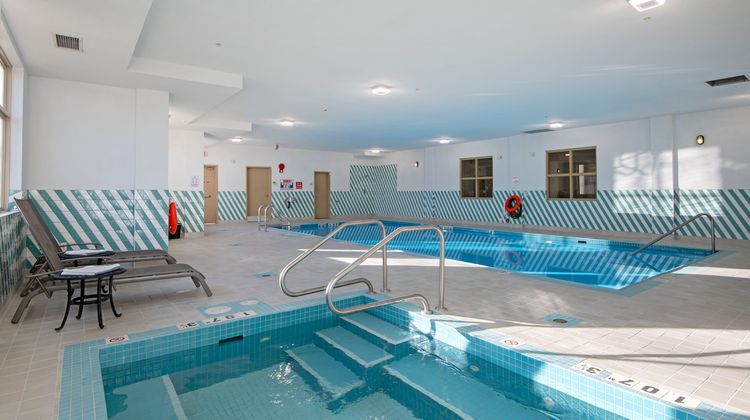 Holiday Inn Hotel & Suites Kamloops Pool