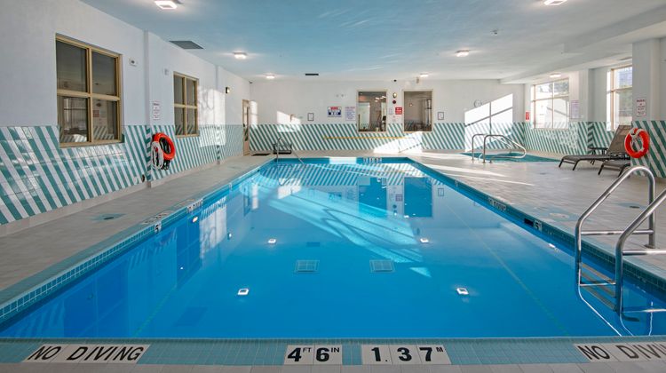 Holiday Inn Hotel & Suites Kamloops Pool