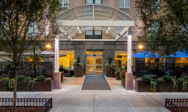 Holiday Inn Express NYC - Chelsea Exterior