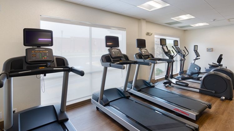 Holiday Inn Express & Suites Abingdon Health Club
