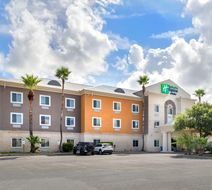 Holiday Inn Express Exterior