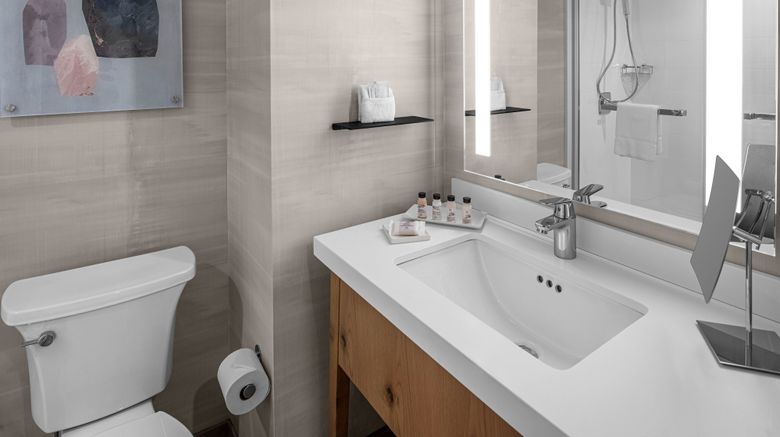 <b>Delta Hotels Santa Clara Silicon Valley Room</b>. Images powered by <a href="https://www.leonardoworldwide.com/" title="Leonardo Worldwide" target="_blank">Leonardo</a>.
