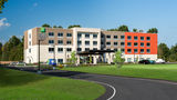 Holiday Inn Express & Suites Queensbury Exterior
