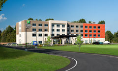 Holiday Inn Express & Suites Queensbury
