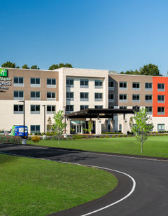 Holiday Inn Express & Suites Queensbury