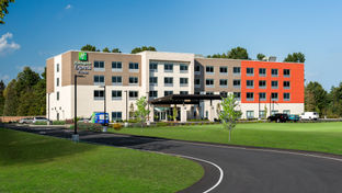 Holiday Inn Express & Suites Queensbury