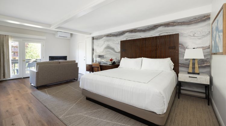 Sitzmark Lodge Room