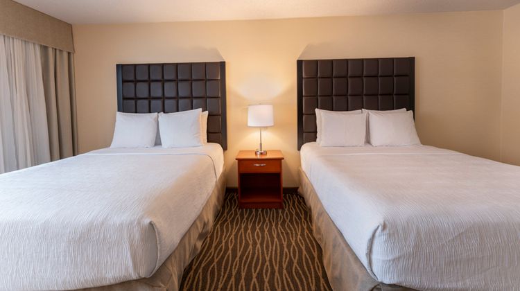 Prestige Vernon Lodge & Conference Ctr Suite