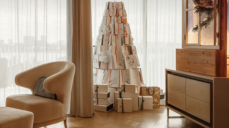 <b>The Fontenay Suite</b>. Images powered by <a href="https://www.leonardoworldwide.com/" title="Leonardo Worldwide" target="_blank">Leonardo</a>.