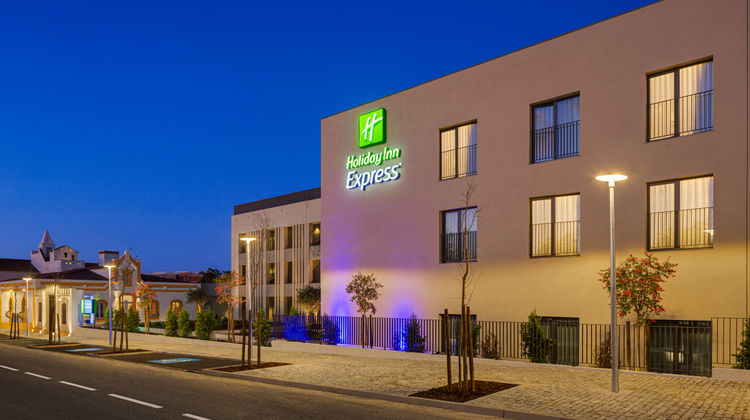 Holiday Inn Express Evora Exterior