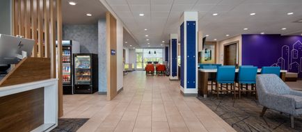 Holiday Inn Express & Suites Grand Haven Exterior