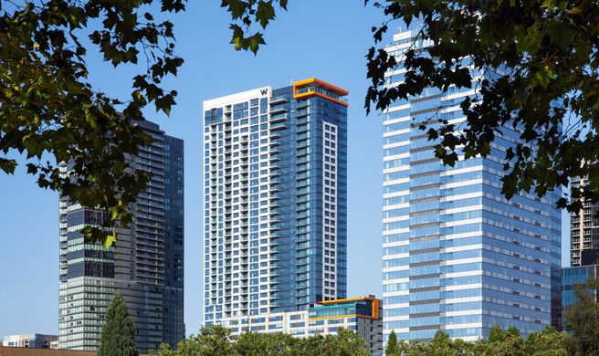 W Bellevue Exterior