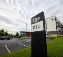Holiday Inn the niu Loom Exterior