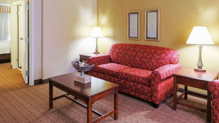 MCM Elegante Hotel & Suites Suite