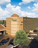 MCM Elegante Hotel & Suites