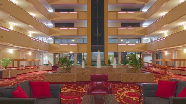 MCM Elegante Hotel & Suites Lobby
