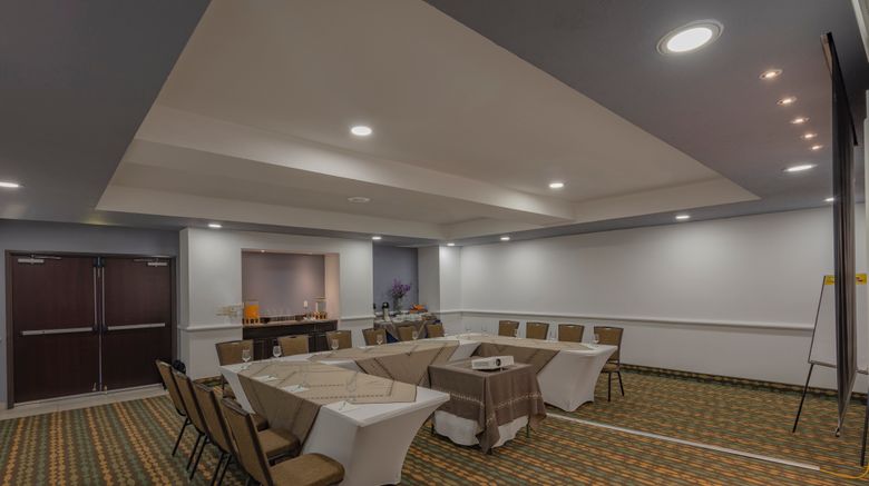 <b>Holiday Inn Puebla La Noria Meeting</b>. Images powered by <a href="https://www.leonardoworldwide.com/" title="Leonardo Worldwide" target="_blank">Leonardo</a>.