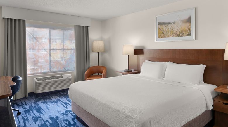 <b>Fairfield Inn & Suites Naperville/Aurora Room</b>. Images powered by <a href="https://www.leonardoworldwide.com/" title="Leonardo Worldwide" target="_blank">Leonardo</a>.