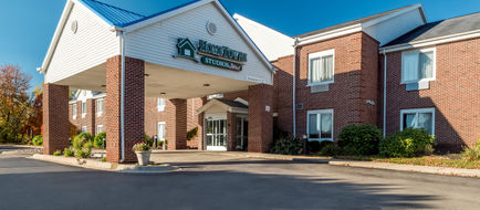 HomeTowne Studios East Lansing Okemos Exterior