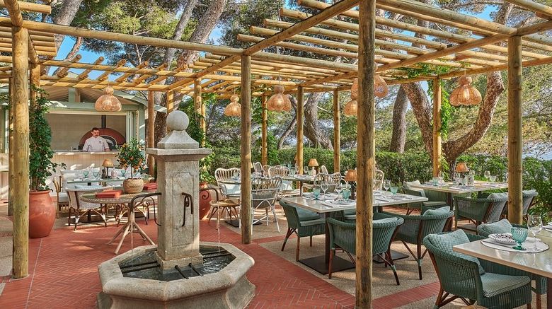 <b>Hotel du Cap-Eden-Roc Restaurant</b>. Images powered by <a href="https://www.leonardoworldwide.com/" title="Leonardo Worldwide" target="_blank">Leonardo</a>.