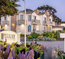 Pelican Inn & Suites Exterior