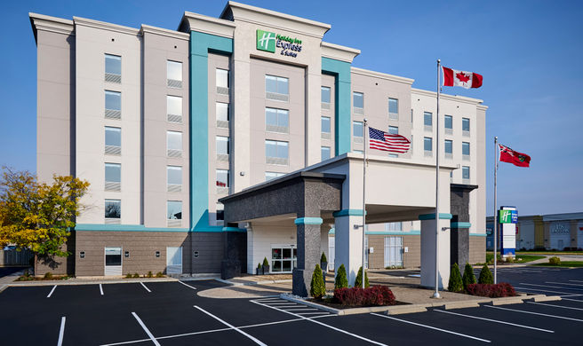 Holiday Inn Express & Suites Southeast Exterior
