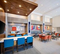 Holiday Inn Express & Suites Southeast Lobby