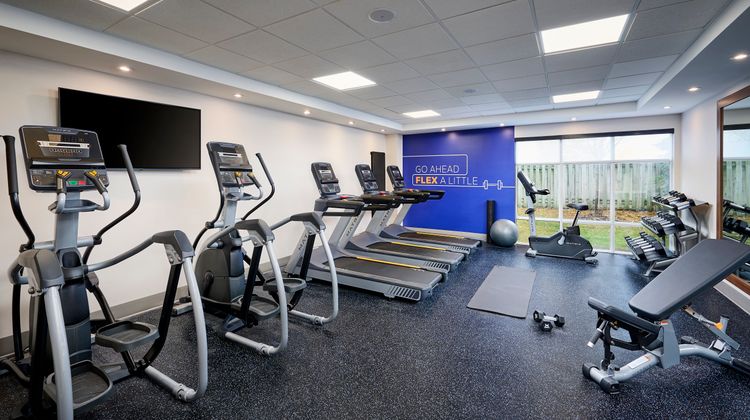Holiday Inn Express & Suites Southeast Health Club