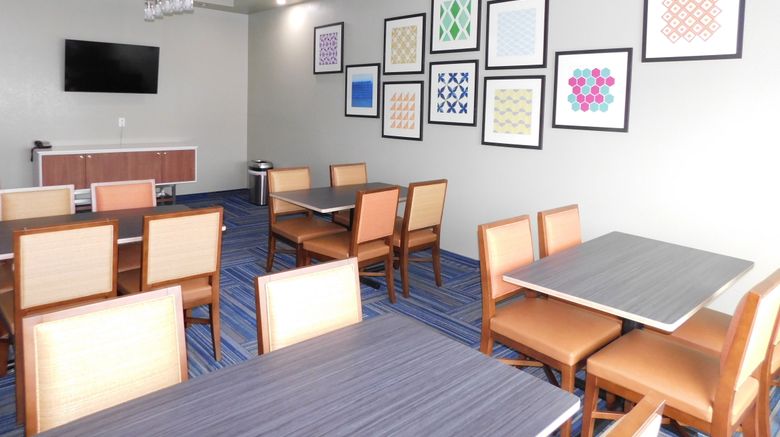 <b>Holiday Inn Express & Suites Canon City Meeting</b>. Images powered by <a href="https://www.leonardoworldwide.com/" title="Leonardo Worldwide" target="_blank">Leonardo</a>.