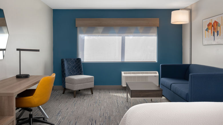 <b>Holiday Inn Express Suites Alton Suite</b>. Images powered by <a href="https://www.leonardoworldwide.com/" title="Leonardo Worldwide" target="_blank">Leonardo</a>.