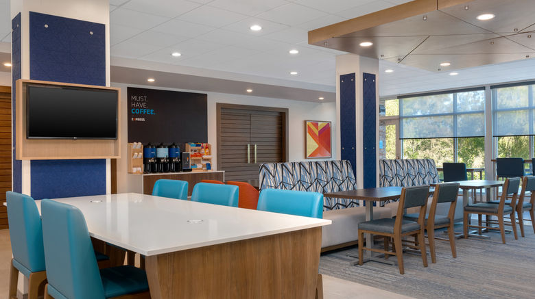 <b>Holiday Inn Express Suites Alton Exterior</b>. Images powered by <a href="https://www.leonardoworldwide.com/" title="Leonardo Worldwide" target="_blank">Leonardo</a>.