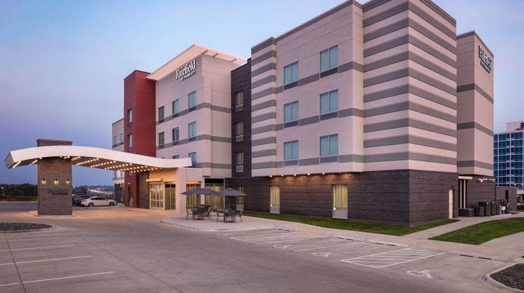 Fairfield Inn & Suites at MH Landing Exterior