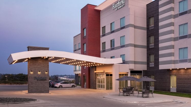 Fairfield Inn & Suites at MH Landing Exterior
