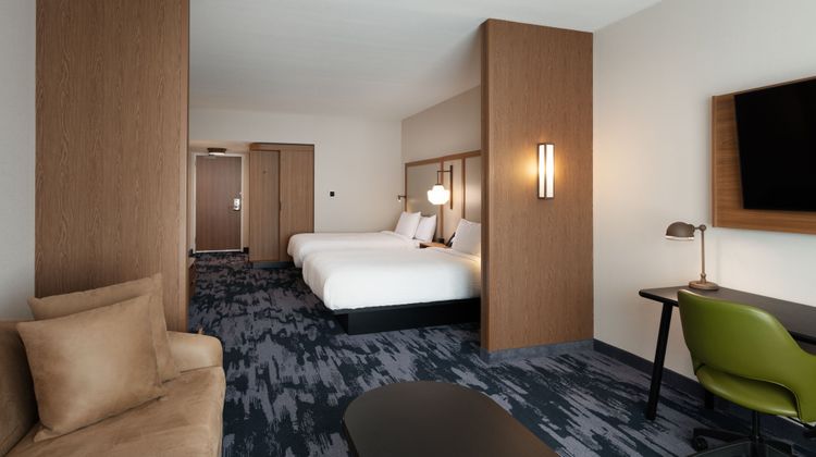 Fairfield Inn & Suites at MH Landing Suite