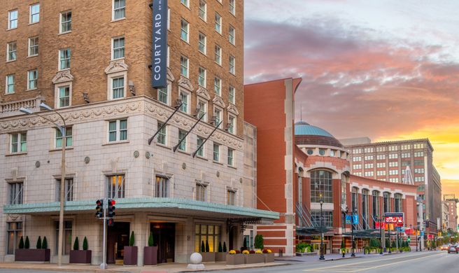 Courtyard St Louis Downtown/Conv Ctr Exterior