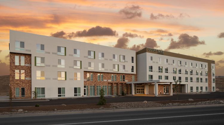 Courtyard Reno Sparks Exterior