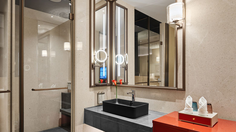 <b>Hualuxe Shenzhen Bao'an Room</b>. Images powered by <a href="https://www.leonardoworldwide.com/" title="Leonardo Worldwide" target="_blank">Leonardo</a>.