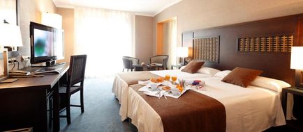 Hotel Congreso Room