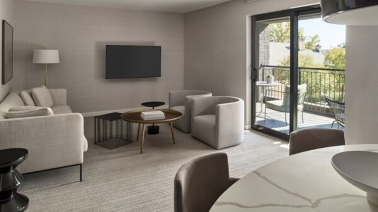 Hotel AKA Alexandria Suite